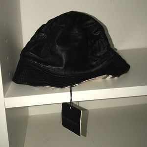 BURBERRY BUCKET HAT 402 BLK NAPP